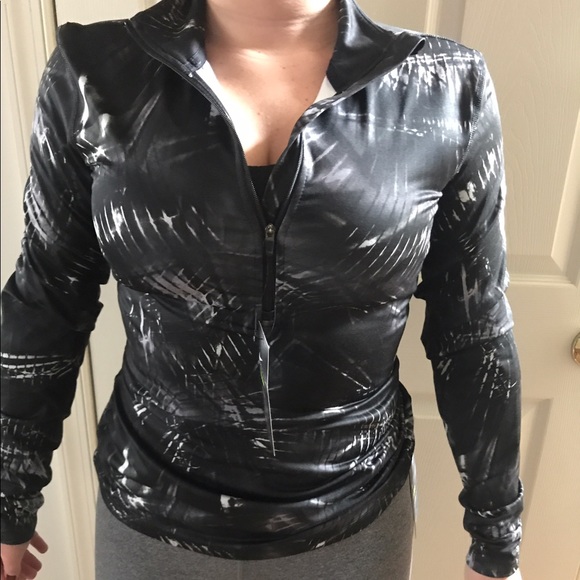 Nike Tops - Women's Nike half zip
